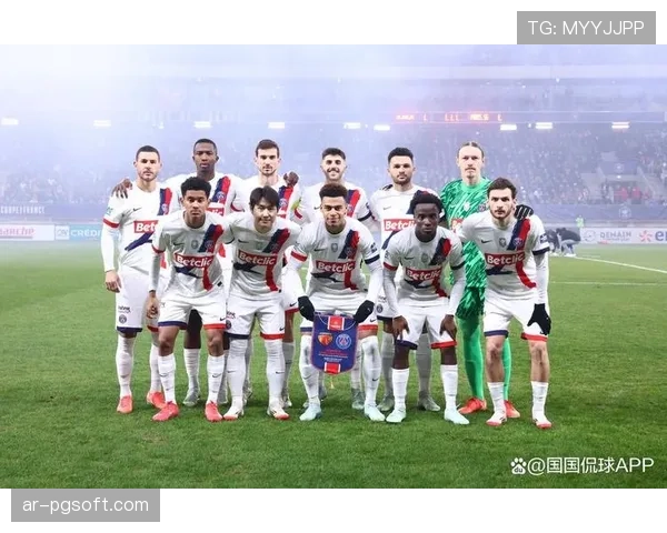 历史回顾:上赛季对决,摩纳哥两回合均凭借高效反击击败巴黎